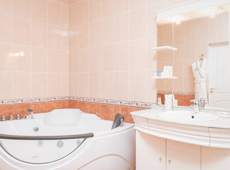 Джуниор-сюит (студия)